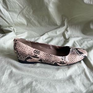 Baretraps Size 7.5 Payge Flats Animal Print Slip On  #h4